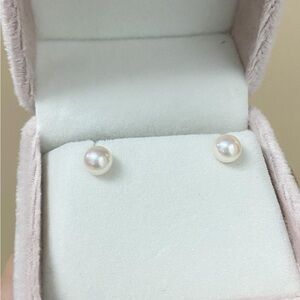Akoya 18k solid gold Pearl Stud Earrings